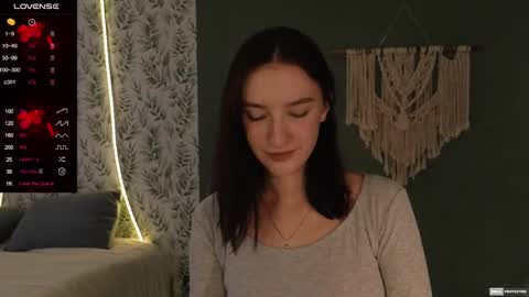 Snapshot of alena_navi chatting on February 6, 12:37 pm Alena online show from February 6, 12:37 pm