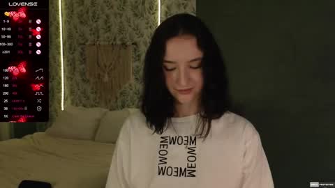 Snapshot of alena_navi chatting on February 13, 3:03 pm Alena online show from February 13, 3:03 pm