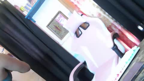 Snapshot of alena_sanggre69 chatting on May 4, 5:14 am Kimmygirl online show from May 4, 5:14 am
