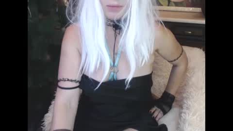 Luly online show from December 16, 3:51 am