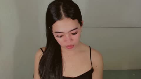 Snapshot of alesha_vibe_me chatting on December 22, 1:33 pm alesha_vibe_me online show from December 22, 1:33 pm