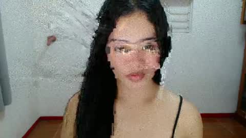 Snapshot of alesha_vibe_me chatting on January 4, 1:31 pm alesha_vibe_me online show from January 4, 1:31 pm