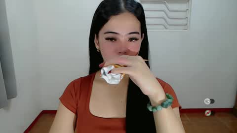 Snapshot of alesha_vibe_me chatting on January 24, 1:56 am alesha_vibe_me online show from January 24, 1:56 am