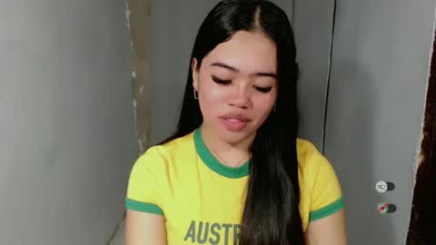 Snapshot of alesha_vibe_me chatting on September 16, 4:35 am alesha_vibe_me online show from September 16, 4:35 am