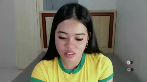 Snapshot of alesha_vibe_me chatting on September 19, 11:11 am alesha_vibe_me online show from September 19, 11:11 am