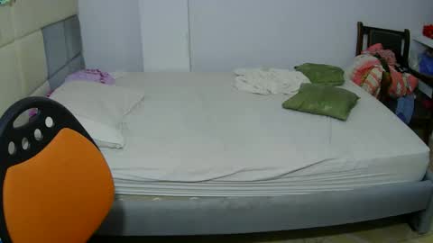 Snapshot of alesia_jones01 chatting on June 4, 4:07 am Alesia jones01 online show from June 4, 4:07 am