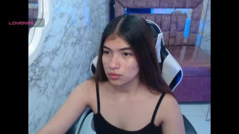 Snapshot of alesia_v chatting on May 14, 3:35 am Live 1000pm 600am COLOMBIAN HOUR online show from May 14, 3:35 am