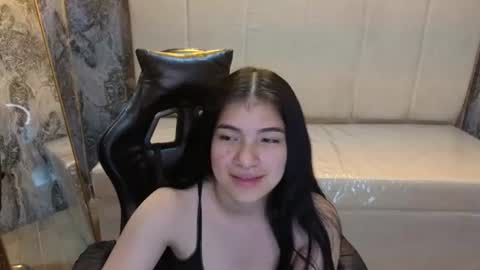Snapshot of alesia_v chatting on June 28, 3:29 pm Live 1000pm 600am COLOMBIAN HOUR online show from June 28, 3:29 pm