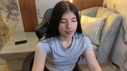 Snapshot of alesia_v chatting on July 2, 2:55 am Live 1000pm 600am COLOMBIAN HOUR online show from July 2, 2:55 am