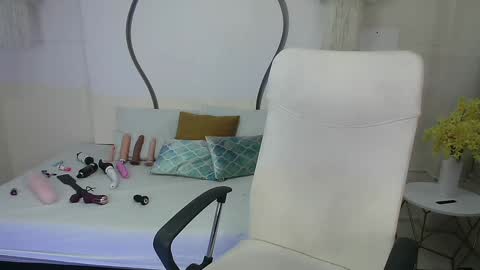 Snapshot of aleska_swarovski chatting on January 28, 3:46 pm Aleska 3 online show from January 28, 3:46 pm