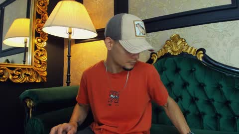 Snapshot of aless_king chatting on April 9, 9:42 pm Alessandro King online show from April 9, 9:42 pm