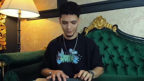 Snapshot of aless_king chatting on April 13, 7:08 pm Alessandro King online show from April 13, 7:08 pm