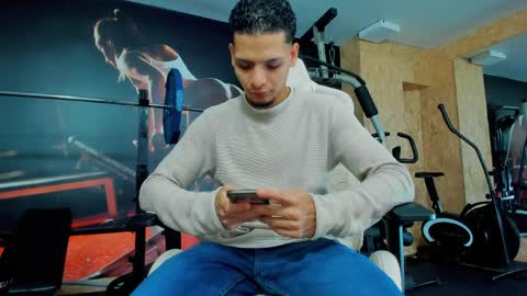 Snapshot of aless_king chatting on April 24, 9:50 pm Alessandro King online show from April 24, 9:50 pm