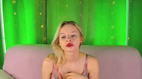 alessakiss online show from April 18, 2:04 am