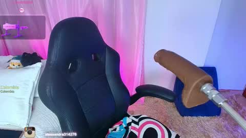 Snapshot of alessandraa_ferri_ chatting on April 21, 2:26 am Alessandra online show from April 21, 2:26 am