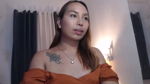 Snapshot of alessandramore chatting on May 24, 5:18 pm Alessandra online show from May 24, 5:18 pm