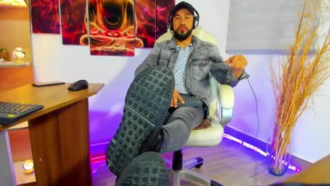 ALESSANDRO  WYE online show from January 7, 3:35 am