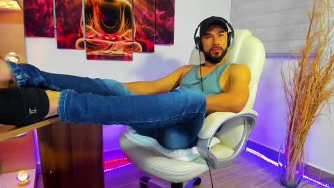 ALESSANDRO  WYE online show from January 14, 8:09 am