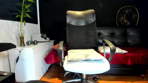 ALESSANDRO  WYE online show from October 24, 2:30 am