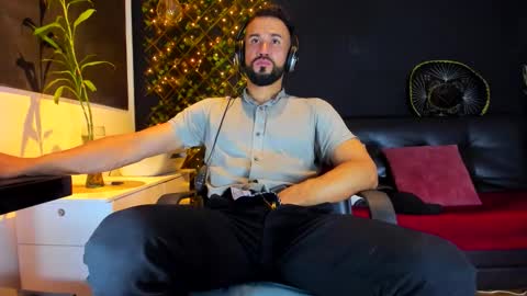 ALESSANDRO  WYE online show from February 1, 8:57 am