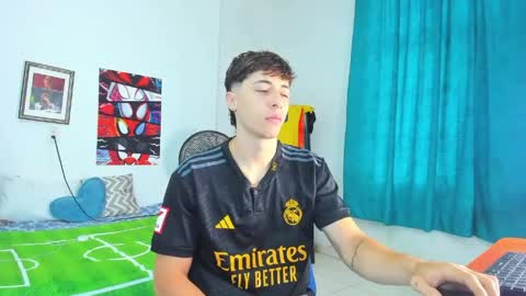 Snapshot of alessandro_dybala chatting on June 5, 12:33 pm Alessandro Dybala online show from June 5, 12:33 pm