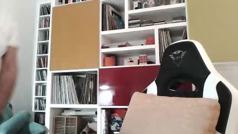 Snapshot of alessandroalexx chatting on June 9, 10:10 pm Daddy Alexx online show from June 9, 10:10 pm