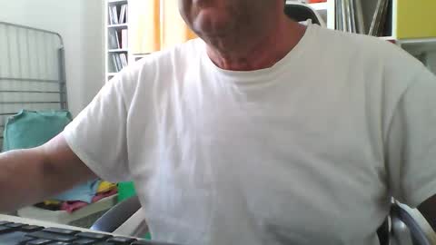 Snapshot of alessandroalexx chatting on June 11, 11:52 am Daddy Alexx online show from June 11, 11:52 am