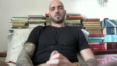 alessandromori91 online show from March 25, 7:36 am