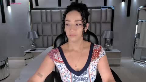Snapshot of alessaromero chatting on May 18, 6:25 pm ALESSA ROMERO online show from May 18, 6:25 pm