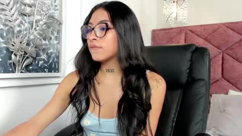 Snapshot of alessia_storm_ chatting on June 11, 10:08 pm Alessia online show from June 11, 10:08 pm