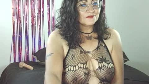 Snapshot of alessiabobs chatting on February 4, 4:37 am Allesiaboobs online show from February 4, 4:37 am