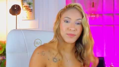 Snapshot of alessialondon chatting on June 23, 10:13 am Alessia online show from June 23, 10:13 am