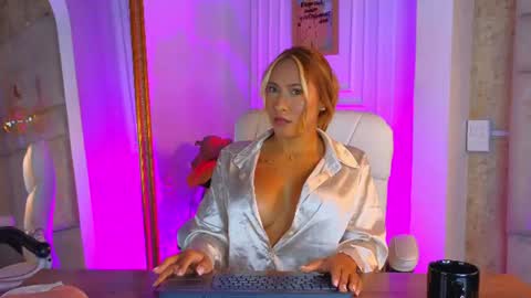 Snapshot of alessialondon chatting on June 26, 10:19 am Alessia online show from June 26, 10:19 am