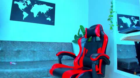 Snapshot of alessrose22 chatting on March 2, 8:37 pm Aless Rose online show from March 2, 8:37 pm