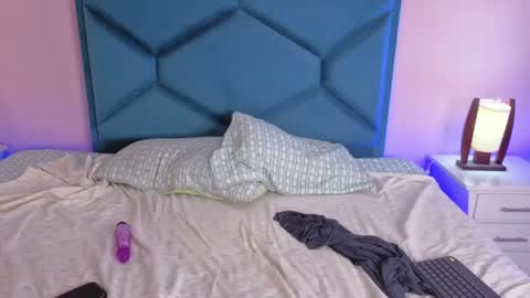 AleSweett online show from April 16, 7:36 pm