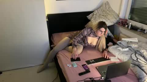 Snapshot of alevsandra87 chatting on January 6, 10:26 pm Leyla Leg online show from January 6, 10:26 pm