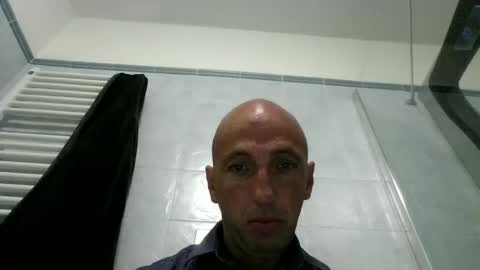 Snapshot of alex120475 chatting on April 27, 7:28 am alex120475 online show from April 27, 7:28 am