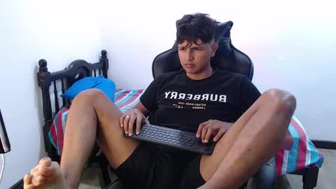 Snapshot of alex245711 chatting on November 20, 7:13 pm alex online show from November 20, 7:13 pm