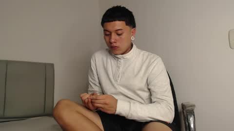 Snapshot of alex__lover chatting on April 25, 11:35 pm Owen online show from April 25, 11:35 pm