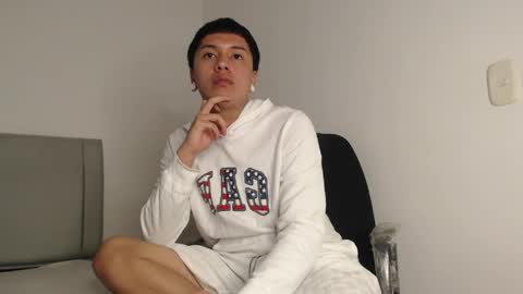 Snapshot of alex__lover chatting on May 27, 4:53 am Owen online show from May 27, 4:53 am
