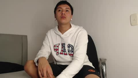 Snapshot of alex__lover chatting on May 28, 7:00 pm Owen online show from May 28, 7:00 pm