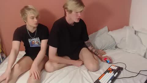 Alex  miller  and Oliver sweet  online show from May 26, 1:12 am