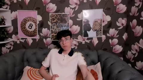 Snapshot of alex_bigls chatting on May 20, 2:56 pm alex_bigls online show from May 20, 2:56 pm