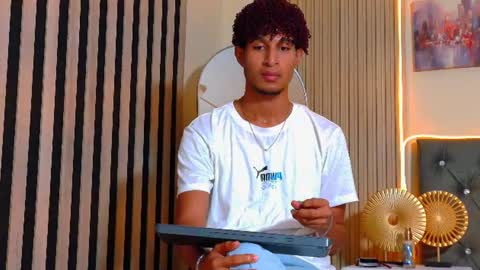 Snapshot of alex_bloom_ chatting on July 25, 7:22 pm Alexander online show from July 25, 7:22 pm