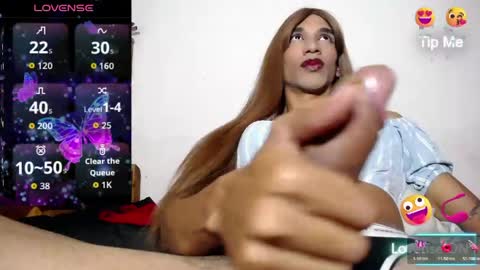 Snapshot of alex_charol chatting on June 3, 6:35 pm charol online show from June 3, 6:35 pm
