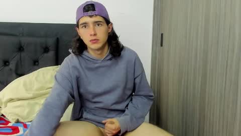 alex_connorr online show from January 6, 8:07 pm