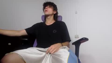 alex_connorr online show from April 13, 3:01 am