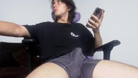 Snapshot of alex_connorr chatting on May 7, 2:28 am alex_connorr online show from May 7, 2:28 am