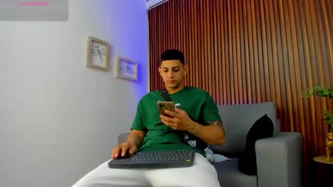 alex online show from March 25, 12:22 pm