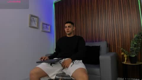 alex online show from March 31, 11:54 am